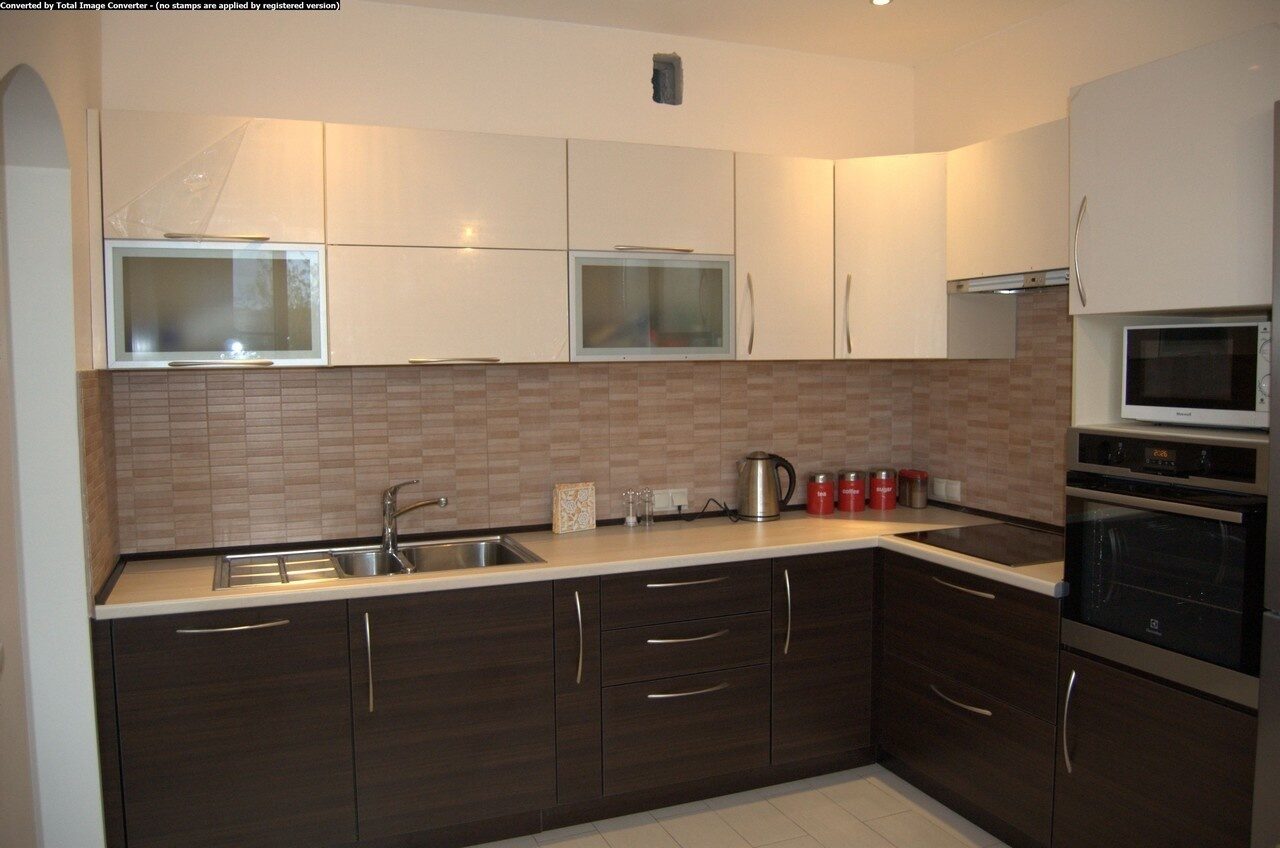 кухня светлый верх коричневый низ фото
